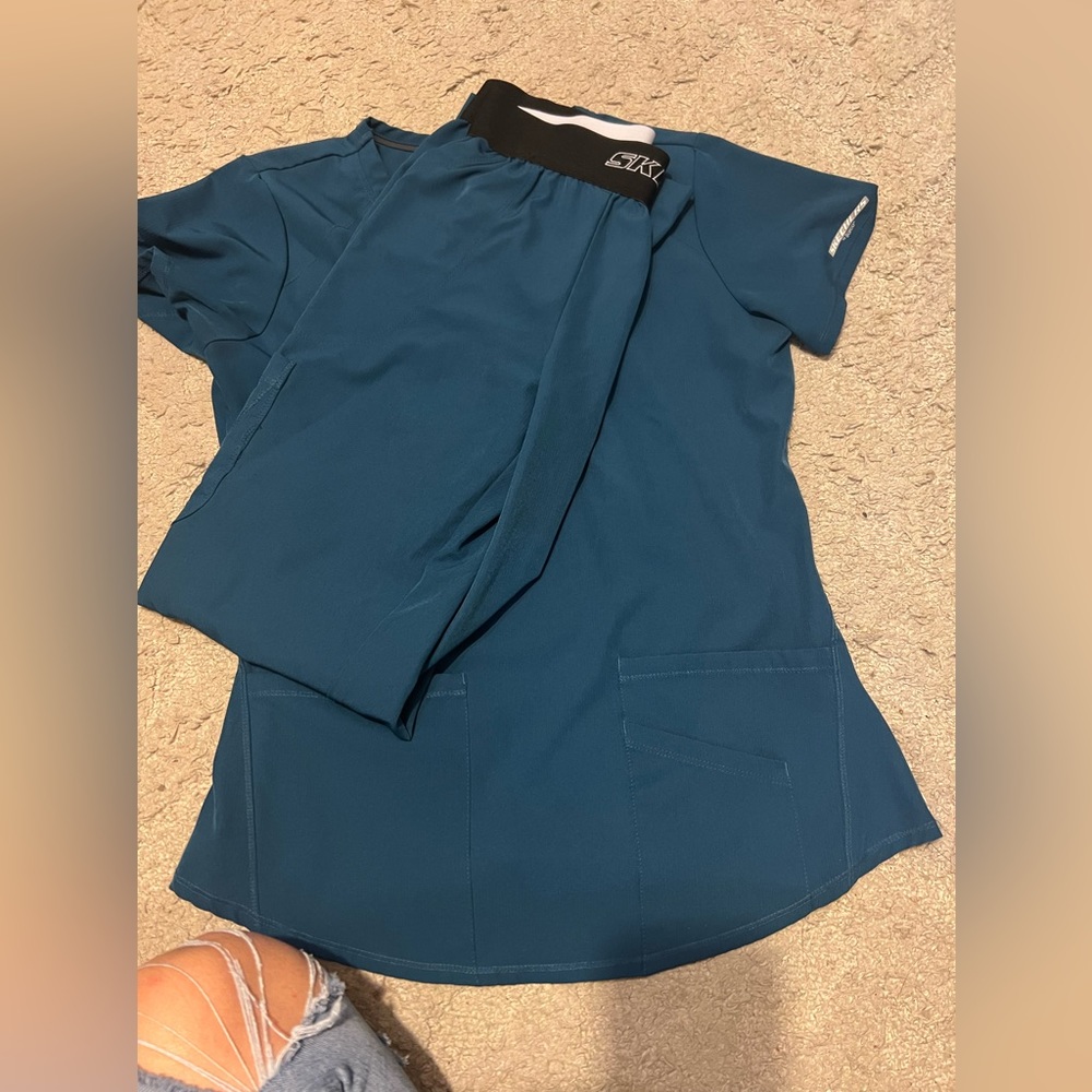 Small Scrubs Sketchers